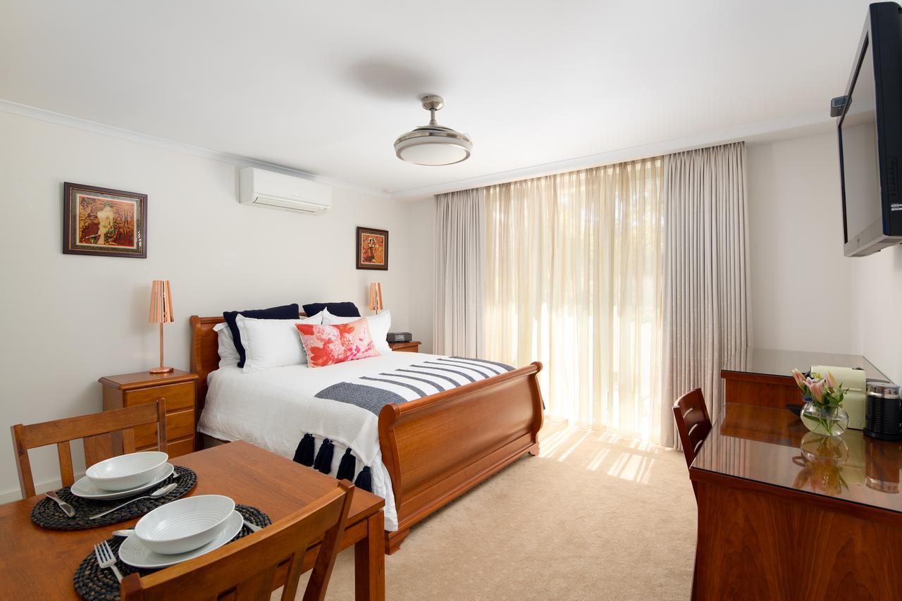 Luna Blu - Luxury B&B Rhyll ภายนอก รูปภาพ