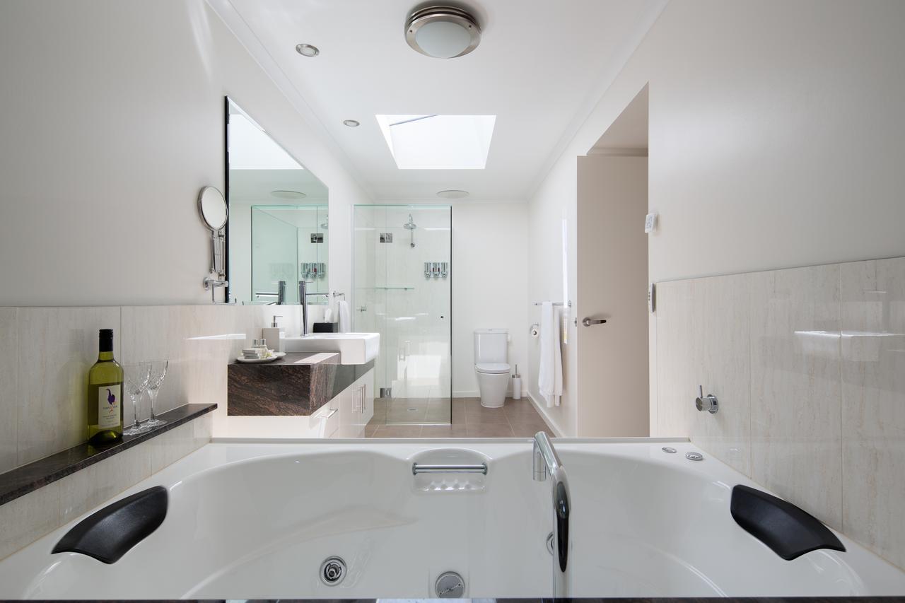 Luna Blu - Luxury B&B Rhyll ภายนอก รูปภาพ