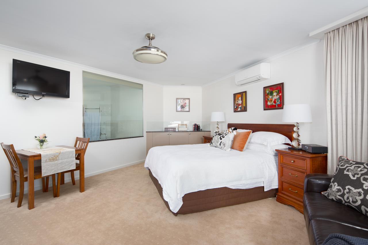Luna Blu - Luxury B&B Rhyll ภายนอก รูปภาพ