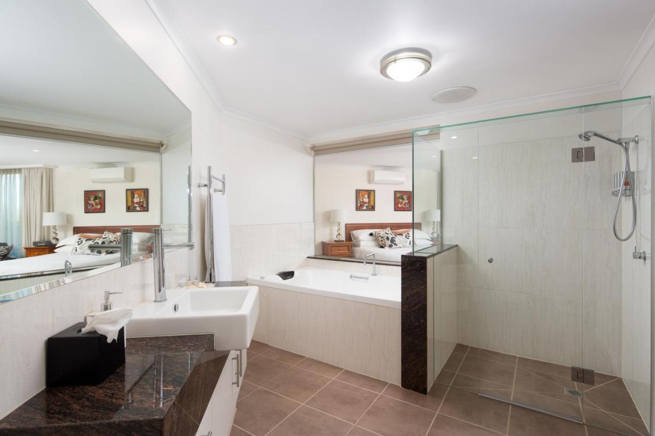 Luna Blu - Luxury B&B Rhyll ภายนอก รูปภาพ